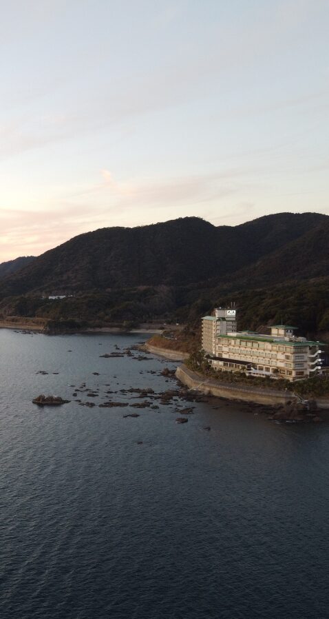志布志湾と大黒リゾートホテル