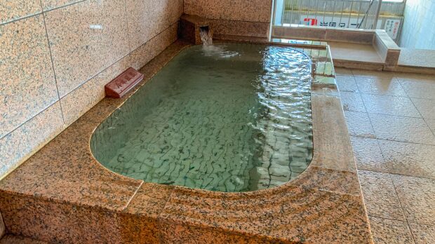 大浴場内の浴槽